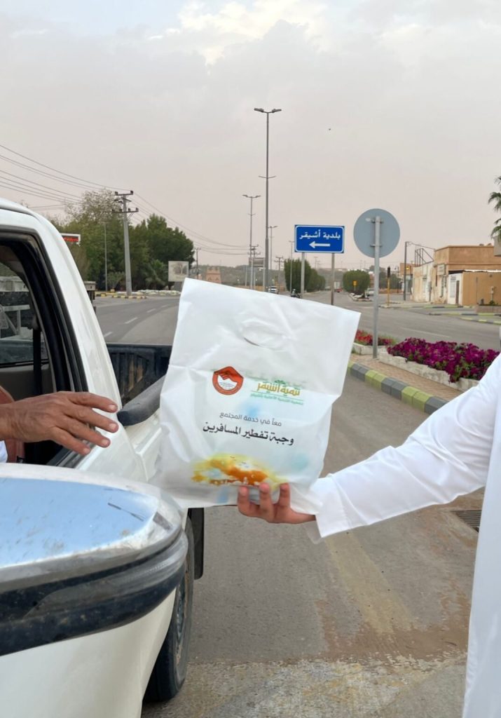 مايقارب 30 عام جمعية أشيقر الخيرية تواصل اشرافها على مشروع تفطير الصائم